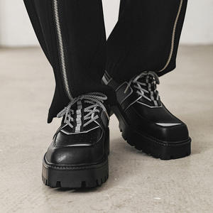 รองเท้าสไตล์ไซเบอร์พังก์เทคแวร์รุ่นใหม่ปี 2026 รองเท้าพื้นหนาสะท้อนแสง หัวเหลี่ยม หนังเท่ห์ทันสมัย - Product Image 2