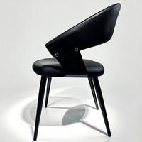 Chaises de salle à manger contemporaines de luxe nordique en métal et similicuir écologique avec dossier rembourré pour villas modernes, hôtels et maisons