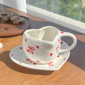 Juego de Taza y Platillo de Cerámica Pintada a Mano con Forma de Corazón, Diseño de Cereza, de Alta Calidad Estética - Product Image 6