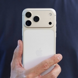 iPhone 17 Pro Max d'occasion en gros, original, débloqué, grade A+, version mondiale, reconditionné, smartphone Apple de haute qualité - Product Image 2