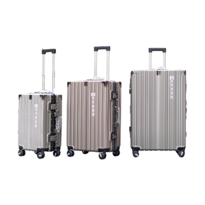 Equipaje de viaje 20 "24" 28 "ajustable de alta calidad para mujeres servicio OEM bolsa de plástico embalaje proveedor vietnamita fábrica - Product Image 1