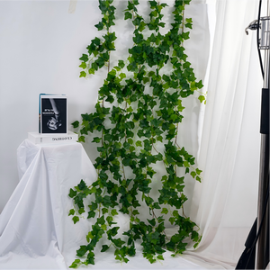 Guirlande de feuilles de lierre artificielles durables de 1,8 m pour décoration de toile de fond de mariage, bande décorative simulée - Product Image 1