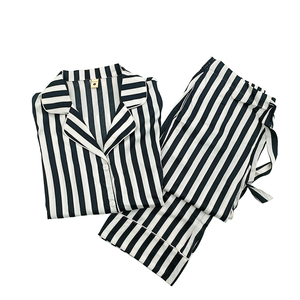Venta al por mayor de pijamas Venta caliente de las señoras de la raya blanca y negra, avanzada Luz de lujo pijamas explosivos - Product Image 1