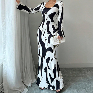 Abito Lungo da Donna Autunno Inverno 2026 Moda Europea e Americana Elegante <span class=keywords><strong>Vestito</strong></span> Stampato con Maniche a Campana - Product Image 2
