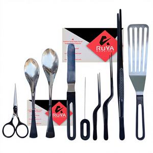 Ensemble de 9 outils de cuisine pour chef en acier inoxydable de haute précision, couleur personnalisée, écologiques, stérilisables, pinces offset, ciseaux - Product Image 1