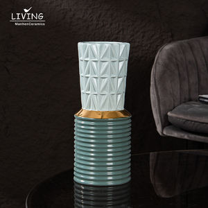 Vaso moderno fatto a mano in ceramica e porcellana ornamento artigianale da tavolo vasi di fiori astratti moderni in ceramica - Product Image 4