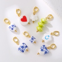 Manik-manik Keramik Mewah Berlapis Emas 18K Vintage & Liontin Pohon Natal, Bunga Lucu, Cabai, Kancing DIY untuk Perhiasan & Hadiah
