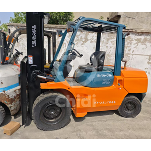 Mini chariot élévateur KOMATSU FD30 de 5 tonnes d'occasion avec moteur Machines de construction d'occasion en vente de stock - Product Image 1