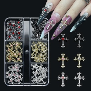 ชาร์มตกแต่งเล็บรูปหัวใจไขว้ 6 ช่อง สไตล์ดาร์กพังก์ โลหะผสมประดับเพชร - Product Image 5