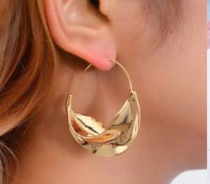 Pendientes <span class=keywords><strong>Fulani</strong></span> de oro de 18 quilates con aros grandes, pendientes minimalistas de latón y acero inoxidable - Product Image 2