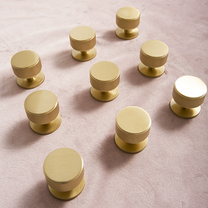 Tirador de Puerta Redondo de Latón Macizo, Diseño Moderno con Relieve, para Muebles, Baño, Cómoda, Armario, Puerta de Armario, Cajón - Product Image 6