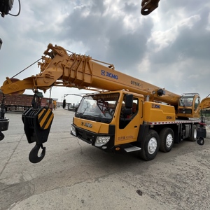 Gebrauchter 50-Tonnen Hydraulischer LKW-Kran QY50 Gebrauchter Mobiler LKW-Kran mit Teleskopausleger für Vermietungsunternehmen - Product Image 3
