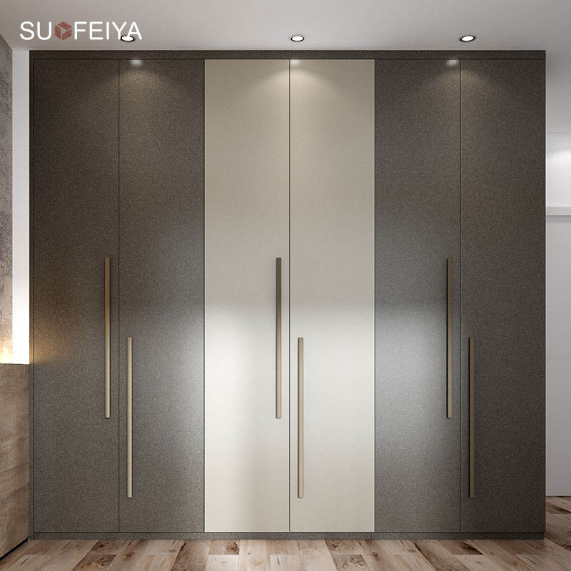 สีเทาเข้ม