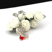 Collier Pendentif Libellule en Filigrane Argenté Antique, Motif Floral Creux Incrusté de Cristal Rouge Goutte d'Eau, Bijou Vintage pour Femme, Idéal Cadeau
