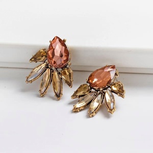 Pendientes de Gota de Agua con Gemas Simétricas de Moda, Pendientes de Cristal de Estrás Multicapa para Niños, Pendientes Geométricos de Aleación Chapada en Oro - Product Image 5