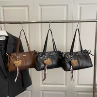 Tas Bahu Wanita Kulit PU Berkualitas Tinggi Tas Ketiak Kapasitas Besar Modis Tas Desainer Warna Solid Sederhana