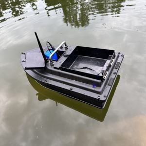 Nuova Barca da Pastura RC V020 Intelligente Surfer con 4 Punti GPS, 1 Tramoggia, Pilota Automatico e Gancio Posteriore, Portata 500M per la Pesca alla Carpa - Product Image 3
