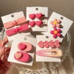 Accessorio per Capelli a Forma di Cuore con Farfalla in Resina Stile Coreano di Tendenza Vendita all'Ingrosso Moda per Donne Decorazione per Capelli 5cm - Product Image 1