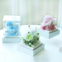 3 Roses Austin Préservées en Boîte Acrylique – Composition Florale Mixte d'Hortensias – Vente en Gros OEM, Couleurs Personnalisées, Approvisionnement en Vrac