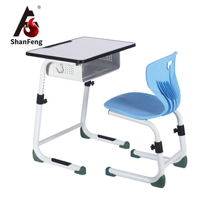 Set Moderno di Sedia e Scrivania per Studenti a Forma di C, Regolabile in Altezza, in Legno con Struttura in Acciaio e Plastica PP per Aula - Product Image 1