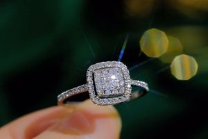Bague de fiançailles en or blanc 18 carats avec diamant naturel de 0,35 ct de forme carrée, bijoux fins sur mesure, vente en gros Xinfly - Product Image 3