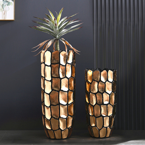 Florero de lujo negro y dorado para decoración del hogar Florero de piso Florero grande de <span class=keywords><strong>36</strong></span> pulgadas de alto - Product Image 2