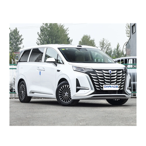Denza D9 DM Híbrido 2025 Usado, 5 Puertas, 7 Asientos, MPV Automático Turbo R18 Euro VI - Product Image 1