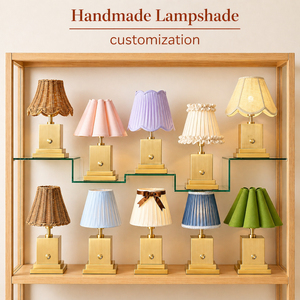 Lampada da Tavolo Quadrata Ricaricabile dal Design <span class=keywords><strong>Classico</strong></span>, Base Touch USB, <span class=keywords><strong>Paralume</strong></span> in Tessuto Personalizzato per Illuminazione e Arredo di Hotel e Ristoranti - Product Image 3