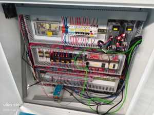 Macchina Piegatrice per Vetro ad Alta Precisione Motorizzata per Unità IG e Telai in Alluminio |   CNC con Spessore del Vetro da 3-19mm - Product Image 4