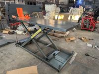 Table élévatrice à ciseaux hydraulique électrique 400 kg pour moto, idéale pour la réparation en garage