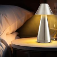 Lampe de table de luxe sans fil TSINYE avec commande tactile lampe de bureau rechargeable à piles 3 couleurs lampe portable à intensité variable