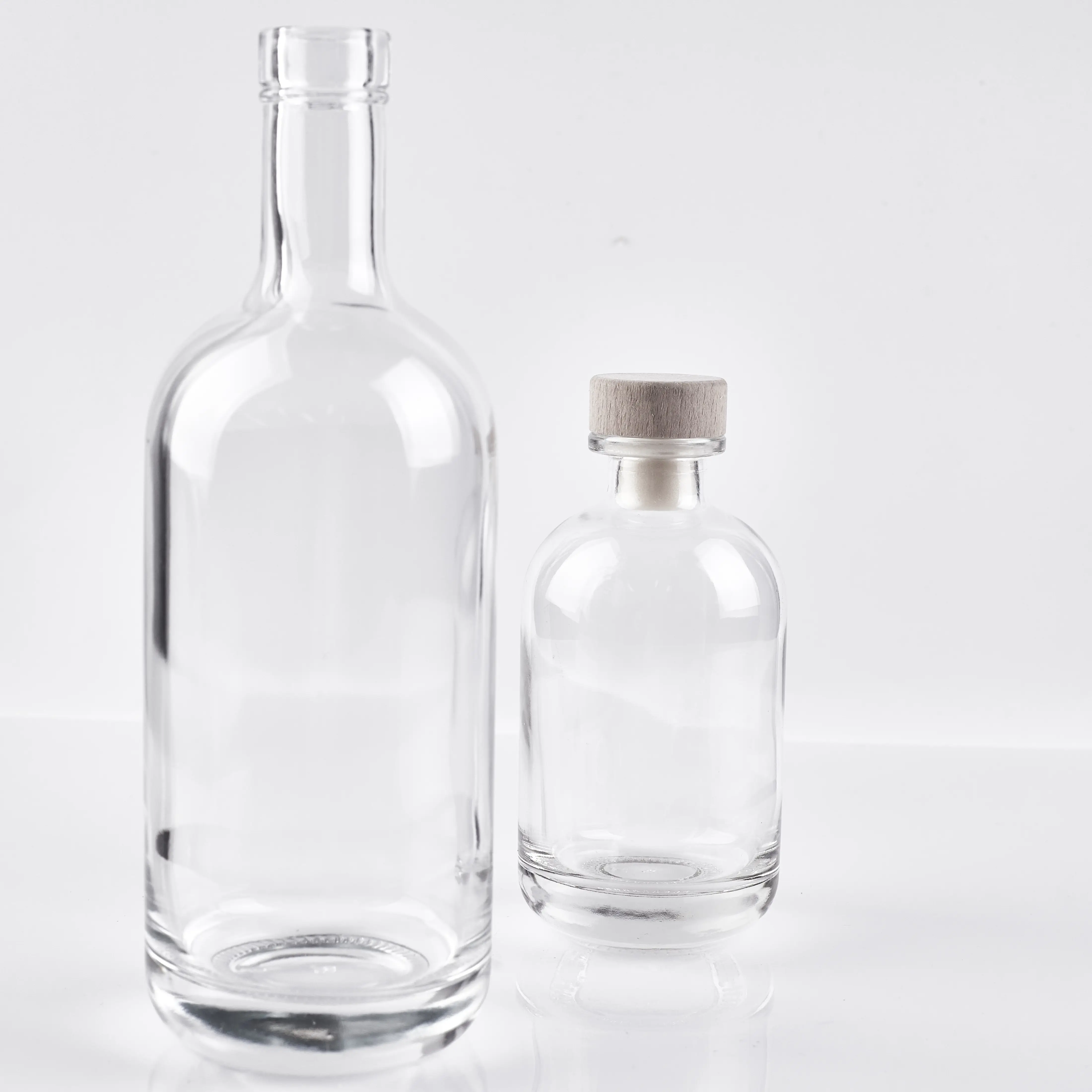 Botella de cristal personalizable para Ginebra Botella clásica de cristal transparente 700ml 500ml