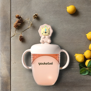 Couvercle de tasse en silicone anti-poussière avec logo personnalisé Motif solide de qualité alimentaire Débit lent avec poignée Tranche d'âge 0-12 mois sans BPA - Product Image 2