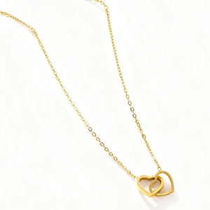 <span class=keywords><strong>Collana</strong></span> con Pendente a Doppio Cuore in Acciaio Inox Placcato Oro 18K, <span class=keywords><strong>Collana</strong></span> per San Valentino, Catena Sottile, <span class=keywords><strong>Collana</strong></span> per la <span class=keywords><strong>Festa</strong></span> <span class=keywords><strong>della</strong></span> <span class=keywords><strong>Mamma</strong></span> - Product Image 1