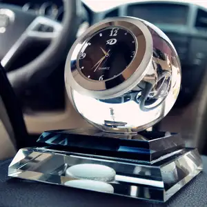 Vente chaude boule de cristal avec horloge créative voiture désodorisant parfum siège voiture intérieur accessoire et bureau décoration cadeau
