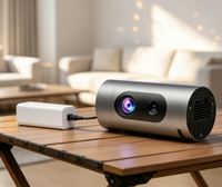 Nouveau mini projecteur portable Q8 720P 180 ANSI Android 14 avec batterie externe intégrée, Wi-Fi double bande 2.4G/5G et autofocus pour le camping en extérieur