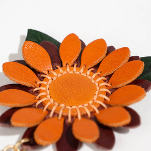Hand-stitched Sunflower Leather Keychain Handmade Vegetable Tanned Top Layer Cowhide <b>Bag</b> <b>Charm</b> Genuine Leather Car Pendant - Product Image 2
