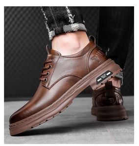 Nuove Scarpe in Pelle Unisex Autunnali, Stile Business Casual Retrò, Suola Morbida, Fodera Traspirante in Rete - Product Image 1