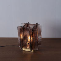 Lampe de table en laiton de style post-moderne, décoration de salon, lampe de chevet pour chambre à coucher, lampe de table en cristal Art Déco de luxe à LED