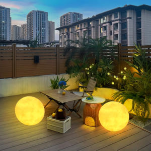 Lune lumineuse alimentée par énergie solaire pour <span class=keywords><strong>terrasse</strong></span> de jardin avec télécommande <span class=keywords><strong>sans</strong></span> <span class=keywords><strong>fil</strong></span> et mode d'éclairage à luminosité réglable - Product Image 1