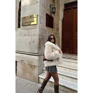 เสื้อโค้ทขนเฟอร์เทียมรุฟิน่าสีครีมสำหรับผู้หญิง - Product Image 2