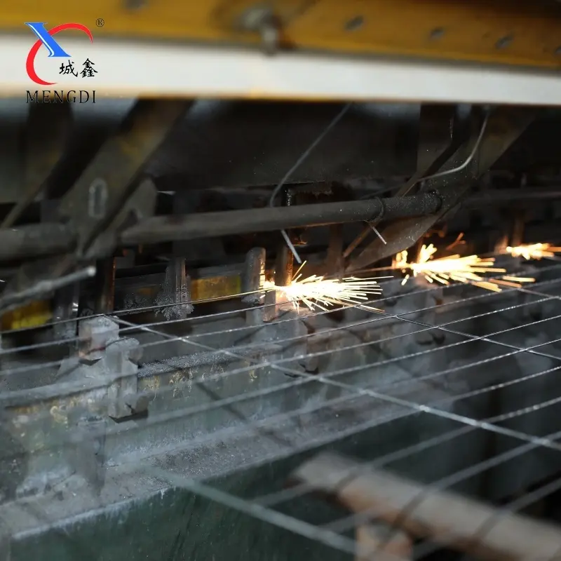 Fabrika doğrudan satış sıcak daldırma galvanizli kare çelik demir tel örgü kaynaklı tel örgü panelleri