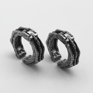 Aretes de Oreja para Hombre, Acero Inoxidable 316L, Impermeables, Hipoalergénicos, con Diseño de Alambre de Púas, Sin Perforación, Estilo Punk Gótico Antiguo - Product Image 1