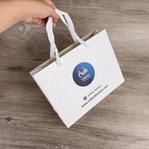 Wholesale Luxury White Gift Paper Bags Custom Logo Print <b>Rope</b> Handle Matte Pattern Paper Tote Bags For Beauty Boutique Cosmetic - Product Image 4