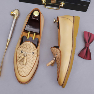 Zapatos casuales de estilo británico para hombre, ligeros, de cuero con flecos, tejidos, retro, de cuero de primera calidad. - Product Image 3