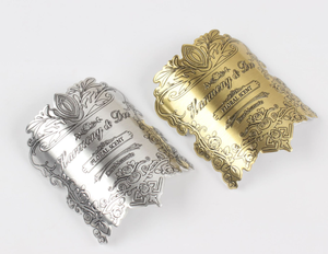 מדליות מתכת מוזהבות בהתאמה אישית למתנות - Product Image 3