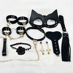 ชุดหนังสีดำสำหรับเล่นบทบาท BDSM พร้อมหน้ากากแมว ปลอกคอ โซ่ และแส้สำหรับคู่รัก ของเล่นผู้ใหญ่สำหรับทุกเพศ - Product Image 3