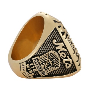 <span class=keywords><strong>Anillo</strong></span> <span class=keywords><strong>de</strong></span> Campeonato <span class=keywords><strong>de</strong></span> Béisbol <span class=keywords><strong>de</strong></span> los Mets <span class=keywords><strong>de</strong></span> Nueva York <span class=keywords><strong>de</strong></span> 1986, <span class=keywords><strong>Anillo</strong></span> Clásico Deportivo <span class=keywords><strong>de</strong></span> Aleación Chapado en Oro para Regalo, Fiesta <span class=keywords><strong>o</strong></span> Aniversario - Product Image 4