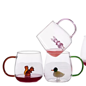 Gobelet en verre borosilicate artisanal avec poignée fantaisie colorée, motif animalier et botanique mignon, résistant à la chaleur, réutilisable, en gros - Product Image 1