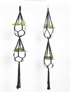Vente flash : Porte-plante en macramé noir bohème, panier suspendu avec perles en bois et pompons <span class=keywords><strong>pour</strong></span> la décoration <span class=keywords><strong>de</strong></span> jardin et <span class=keywords><strong>de</strong></span> maison - Product Image 3